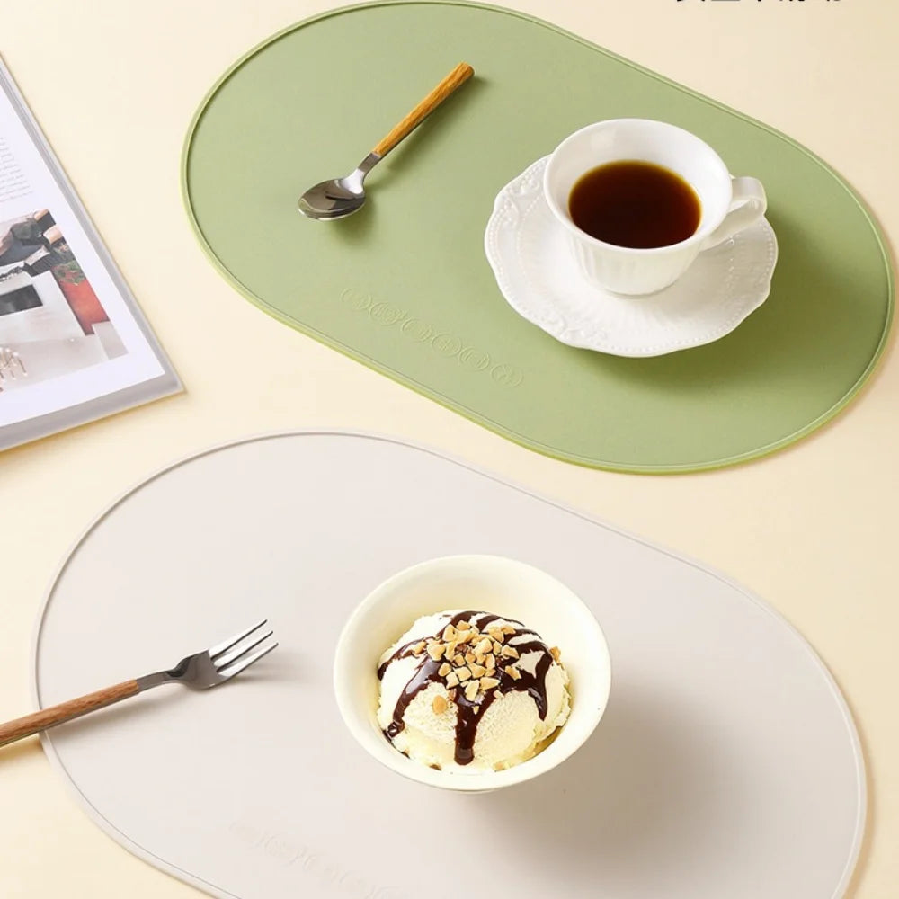 Silicone Placemats, Heat-Resistant, Reusable Portable Placemats, Waterproof, Stain-Resistant and Easy-To-Clean Silicone Placemat
