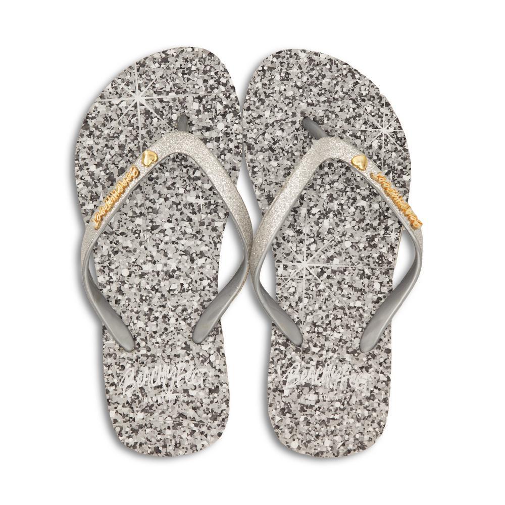 BeachyFeet® Silver Shimmer Women’s Flip Flops – Glitter Metallic Strap, Textured Footbed & Flexible Rubber Sole