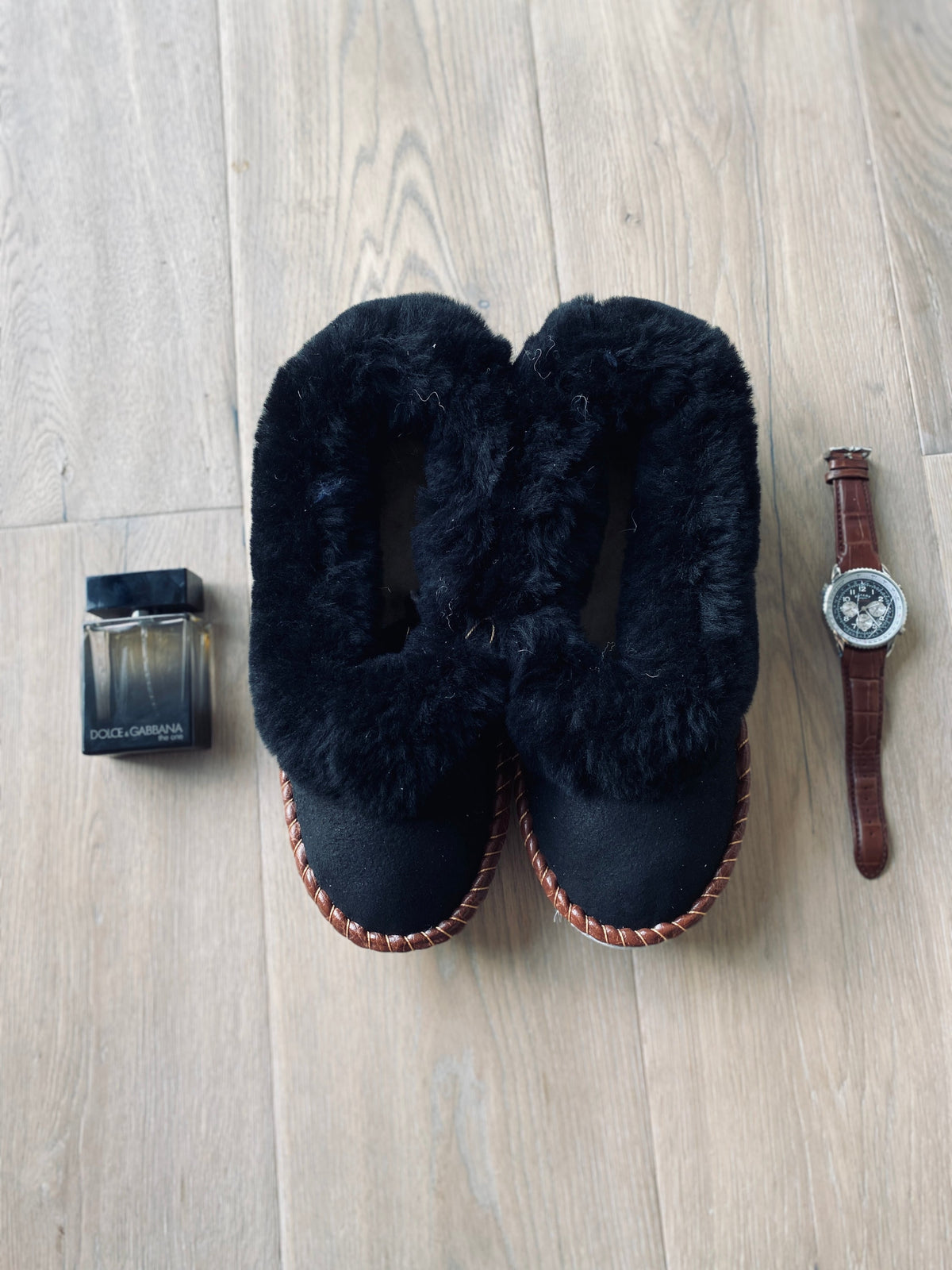 Men's Black Sheepskin Moccasin Slippers – Handmade Genuine Leather House Shoes with Wool Lining & Fur Cuff