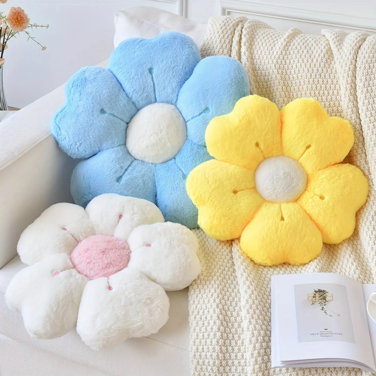 Daisy Flower Plush Cushion – Soft Decorative Flower-Shaped Pillow for Bed & Sofa, Polyester Cotton Comfort Cushion