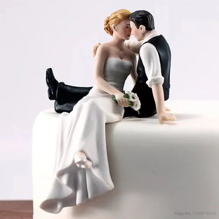 Funny Bride & Groom Wedding Cake Topper – Romantic Resin Couple Figurine Decoration, 8–15cm, Customizable