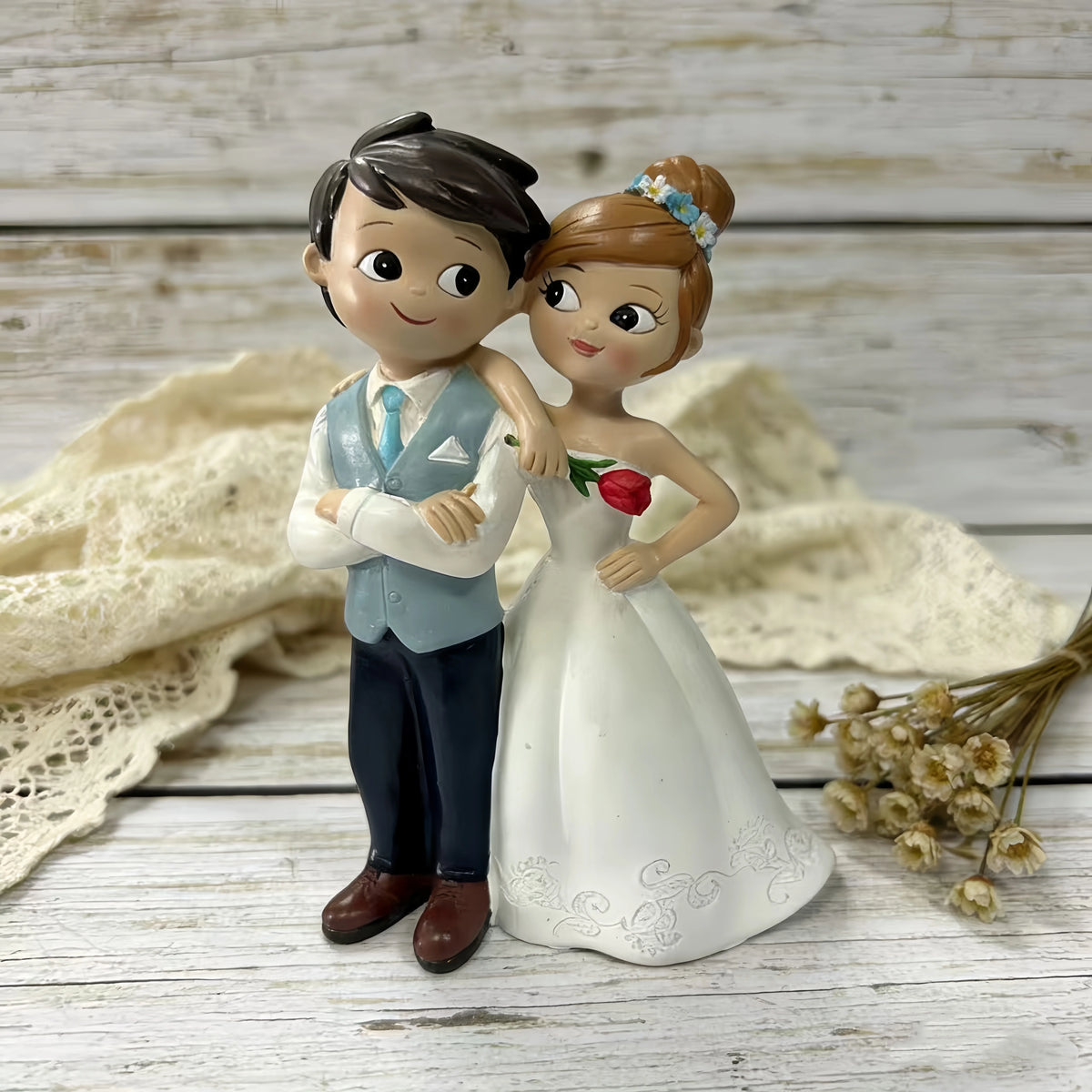 Romantic Wedding Couple Figurine – Resin Bride & Groom Cake Topper, Wedding Decor & Bridal Shower Gift