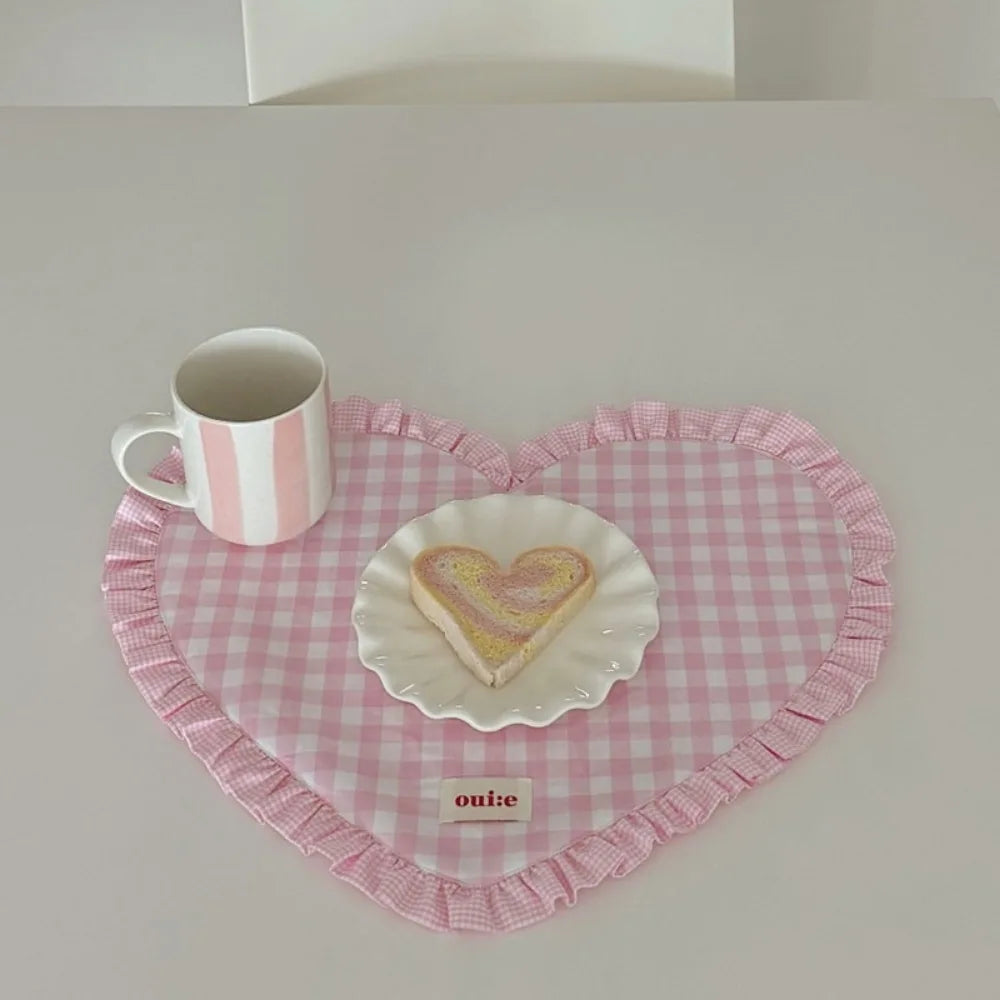 New Heart-shaped Placemats Dining Table Plaid Loving Western Food Mats Decorative Pleated Lace Fabric Coaster Home Decor