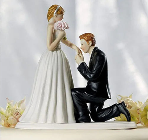 The Look of Love Bride & Groom Wedding Cake Topper, Romantic Resin Couple Figurine Decoration, 8–15cm Wedding Cake Topper for Engagement, Birthday & Celebration Decor