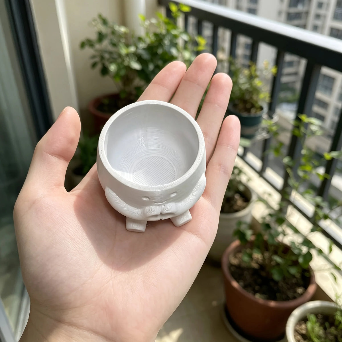 Heart-Shaped Porcelain Flower Pot, Cute Succulent & Pothos Plant Planter, Artistic Desktop Plant Pot for Home, Office, Bedroom, Shelf & Table Decor