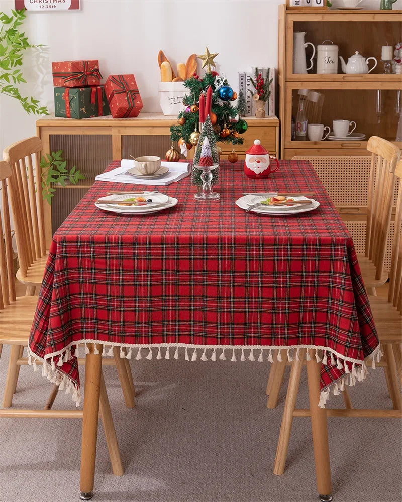 Christmas Red Plaid Tablecloth, Woven Polyester Table Cover, Red & Green Holiday Dining Tablecloth for Home, Party, Wedding, Banquet & Seasonal Decor