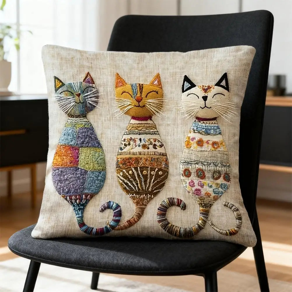 Cute Cat Pillow Cover 45×45cm, 2D Printed Three-Cat Cushion Case, Soft Short Plush Decorative Pillowcase for Sofa, Bed, Chair, Bedroom & Living Room Decor