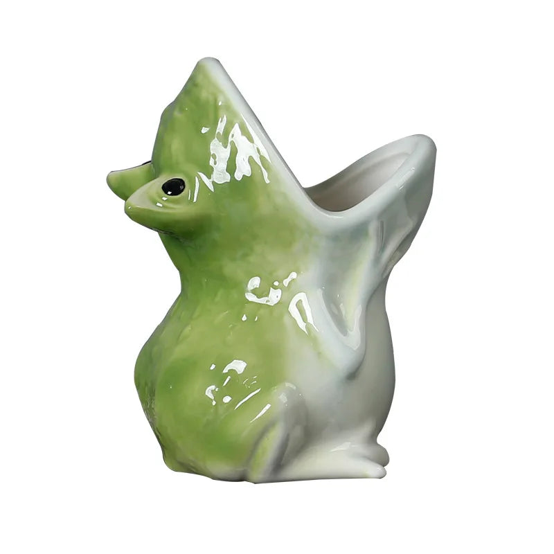 Cute Frog-Shaped Ceramic Flower Pot, Cartoon Animal Planter for Flowers & Green Plants, European-Style Desktop Vase for Home, Office, Shelf & Garden Decor