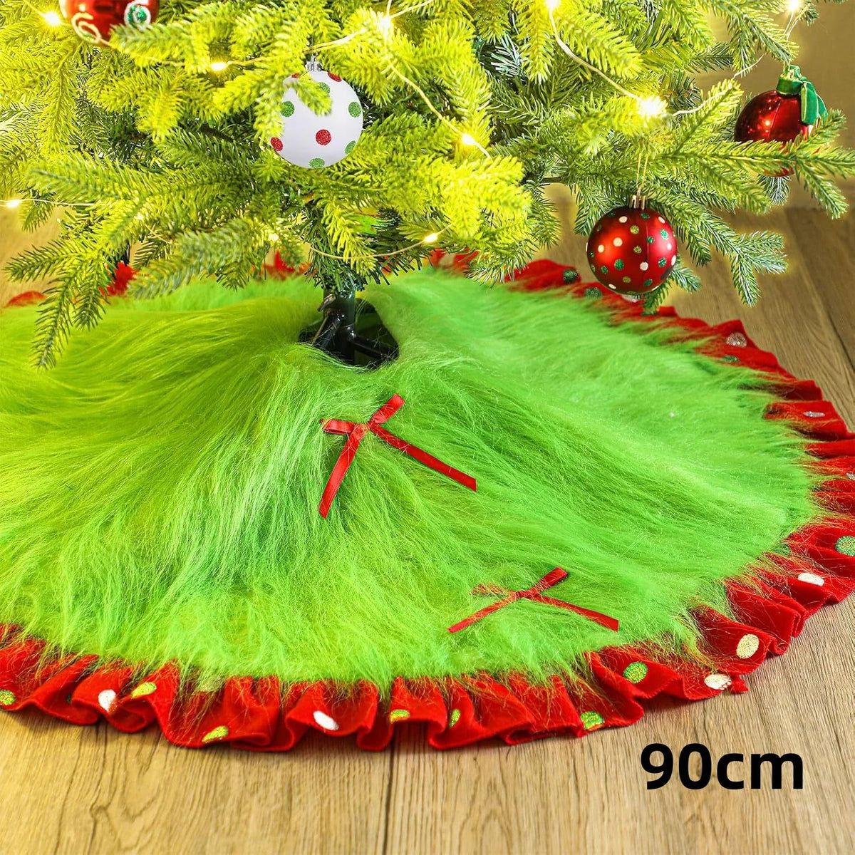 Christmas Tree Skirt 90–122cm, Red & Green Polka Dot Plush Tree Base Mat, Festive Christmas Tree Decoration for Home, Courtyard, Party & Holiday Decor