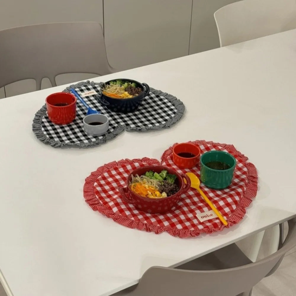 New Heart-shaped Placemats Dining Table Plaid Loving Western Food Mats Decorative Pleated Lace Fabric Coaster Home Decor
