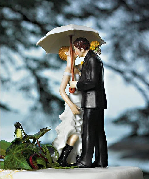 The Look of Love Bride & Groom Wedding Cake Topper, Romantic Resin Couple Figurine Decoration, 8–15cm Wedding Cake Topper for Engagement, Birthday & Celebration Decor