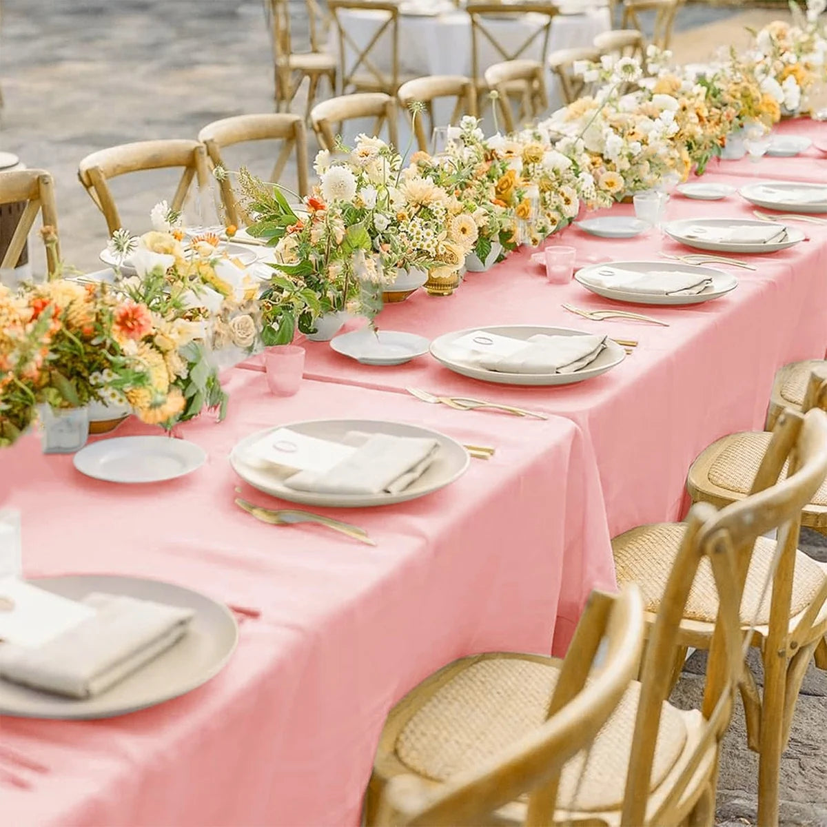 Pink Plastic Tablecloth 183×137cm, Solid Color Disposable Table Cover for Wedding, Birthday Party & Girls’ Party Decor, Dining Table Decoration & Event Supplies