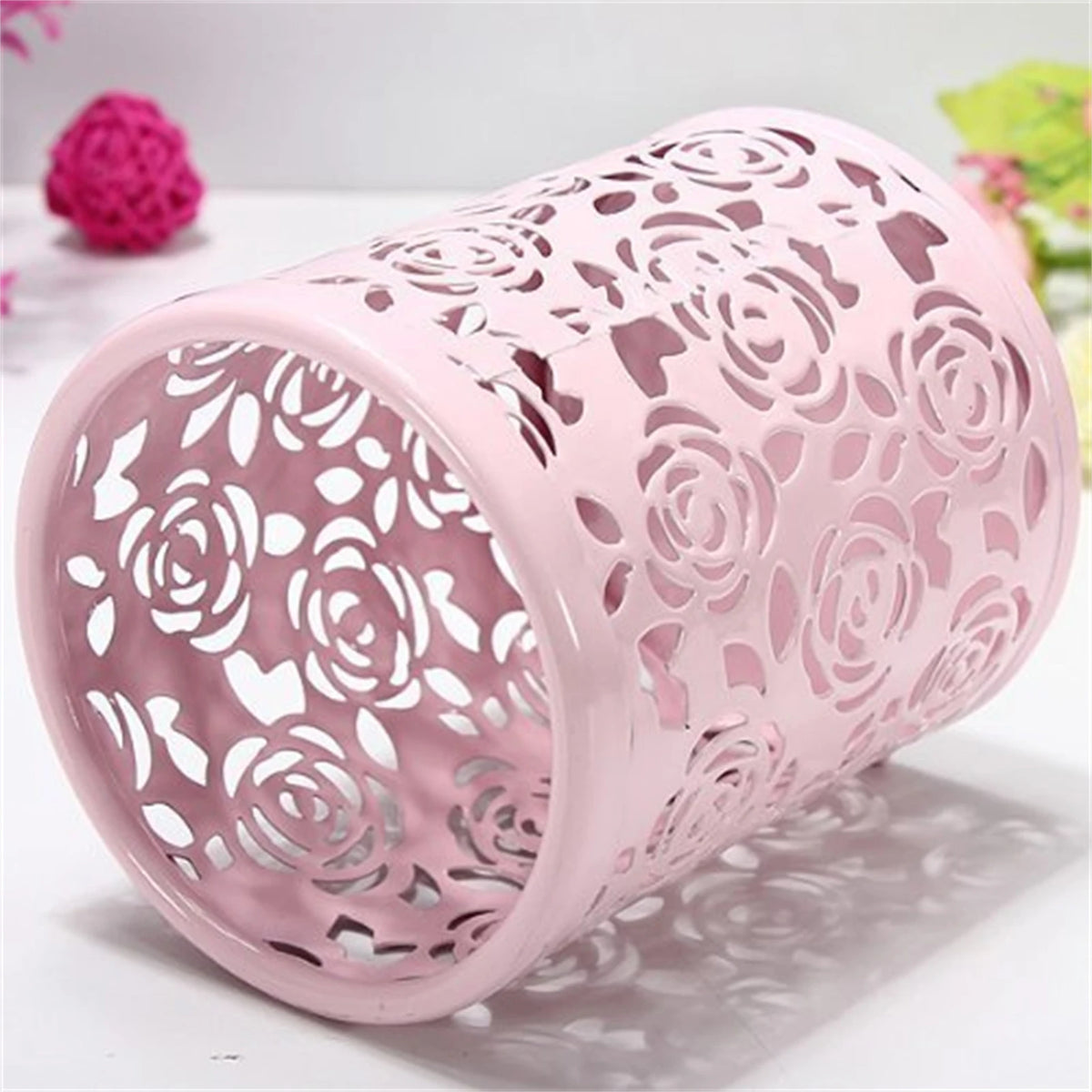 Hollow Rose Flower Pen Holder 10×8cm, Decorative Round Metal Desk Organizer for Pens, Pencils & Makeup Brushes, Modern Desktop Storage Cup for Home & Office