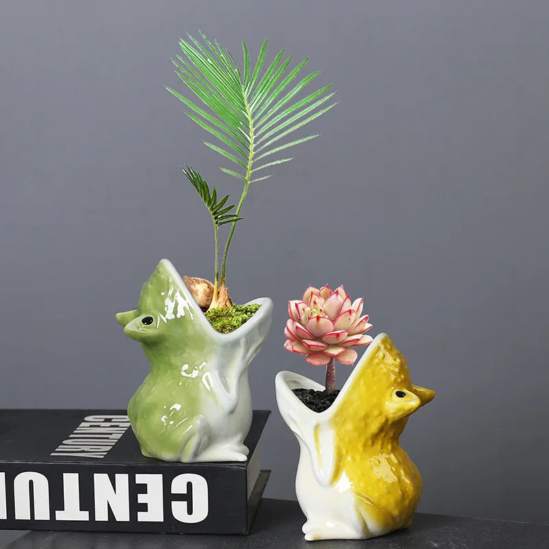 Cute Frog-Shaped Ceramic Flower Pot, Cartoon Animal Planter for Flowers & Green Plants, European-Style Desktop Vase for Home, Office, Shelf & Garden Decor
