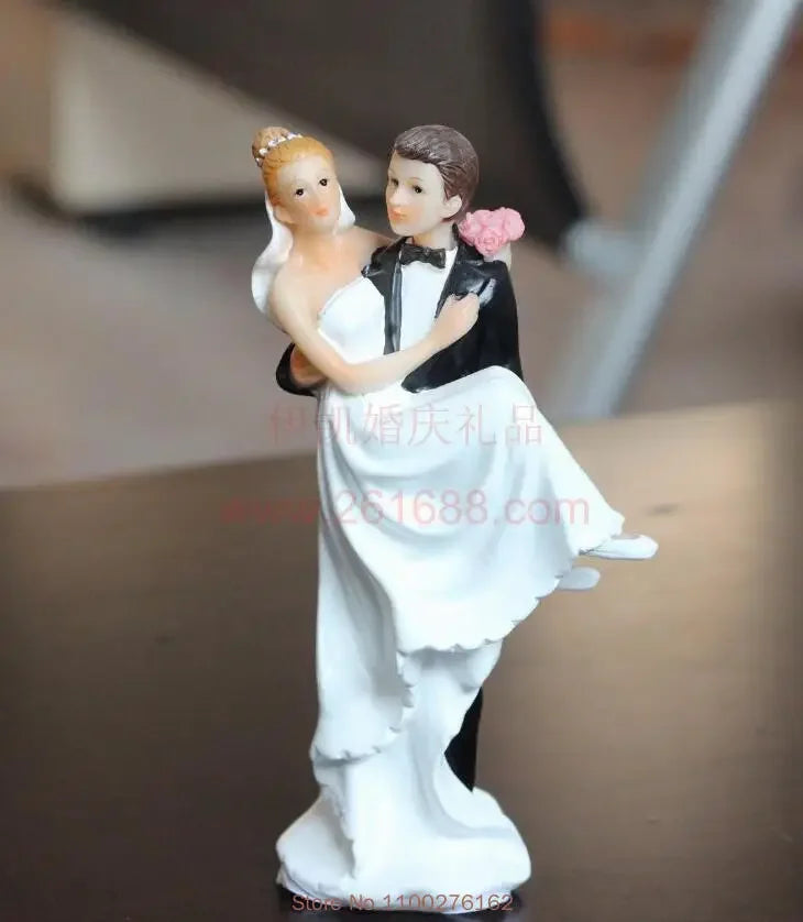 Funny Bride & Groom Wedding Cake Topper – Romantic Resin Couple Figurine Decoration, 8–15cm, Customizable