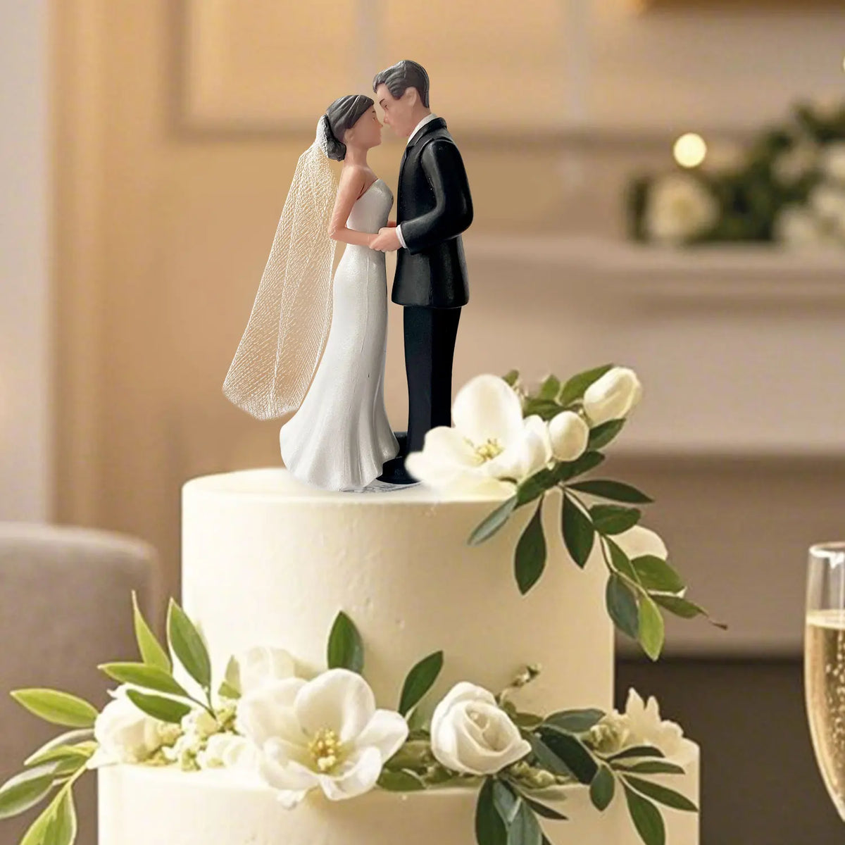 Elegant Bride & Groom Wedding Cake Topper with White Veil – 4.33" Plastic Cake Decoration for Weddings, Engagements & Anniversaries