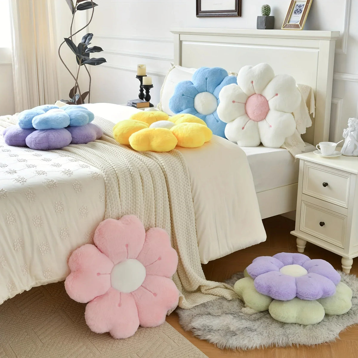 Daisy Flower Plush Cushion – Soft Decorative Flower-Shaped Pillow for Bed & Sofa, Polyester Cotton Comfort Cushion