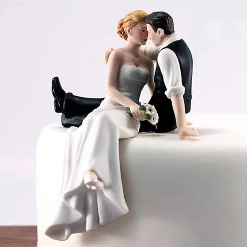 The Look of Love Bride & Groom Wedding Cake Topper, Romantic Resin Couple Figurine Decoration, 8–15cm Wedding Cake Topper for Engagement, Birthday & Celebration Decor