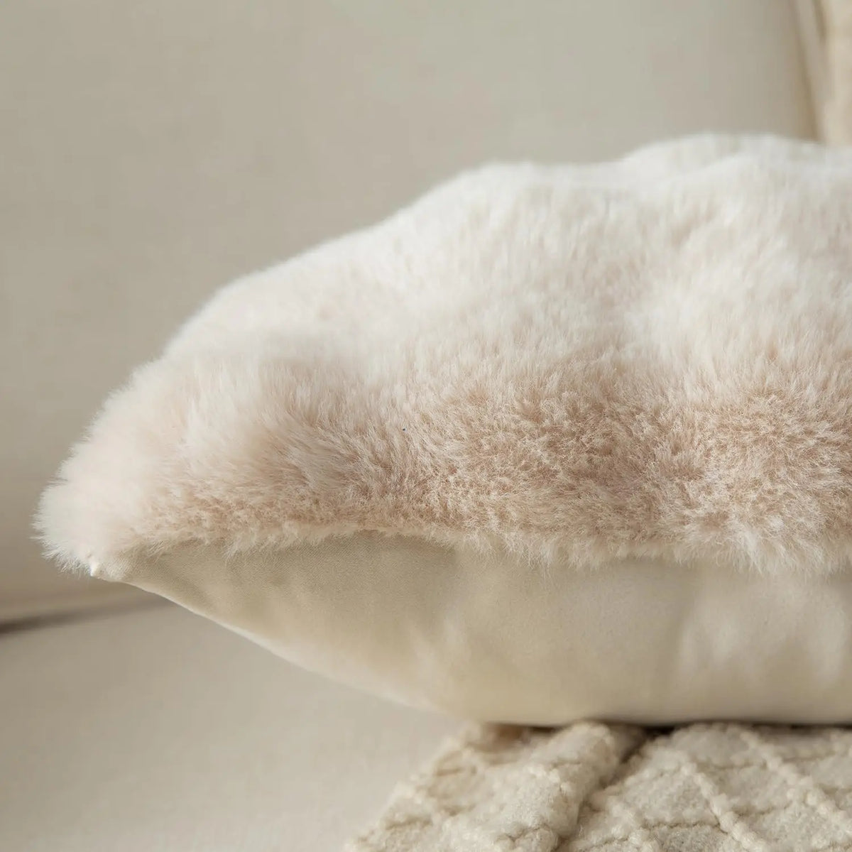 Pack of 2 Plush Decorative Pillow Covers – Modern Minimalist Solid Cushion Cases for Sofa, Bed, Bedroom & Car