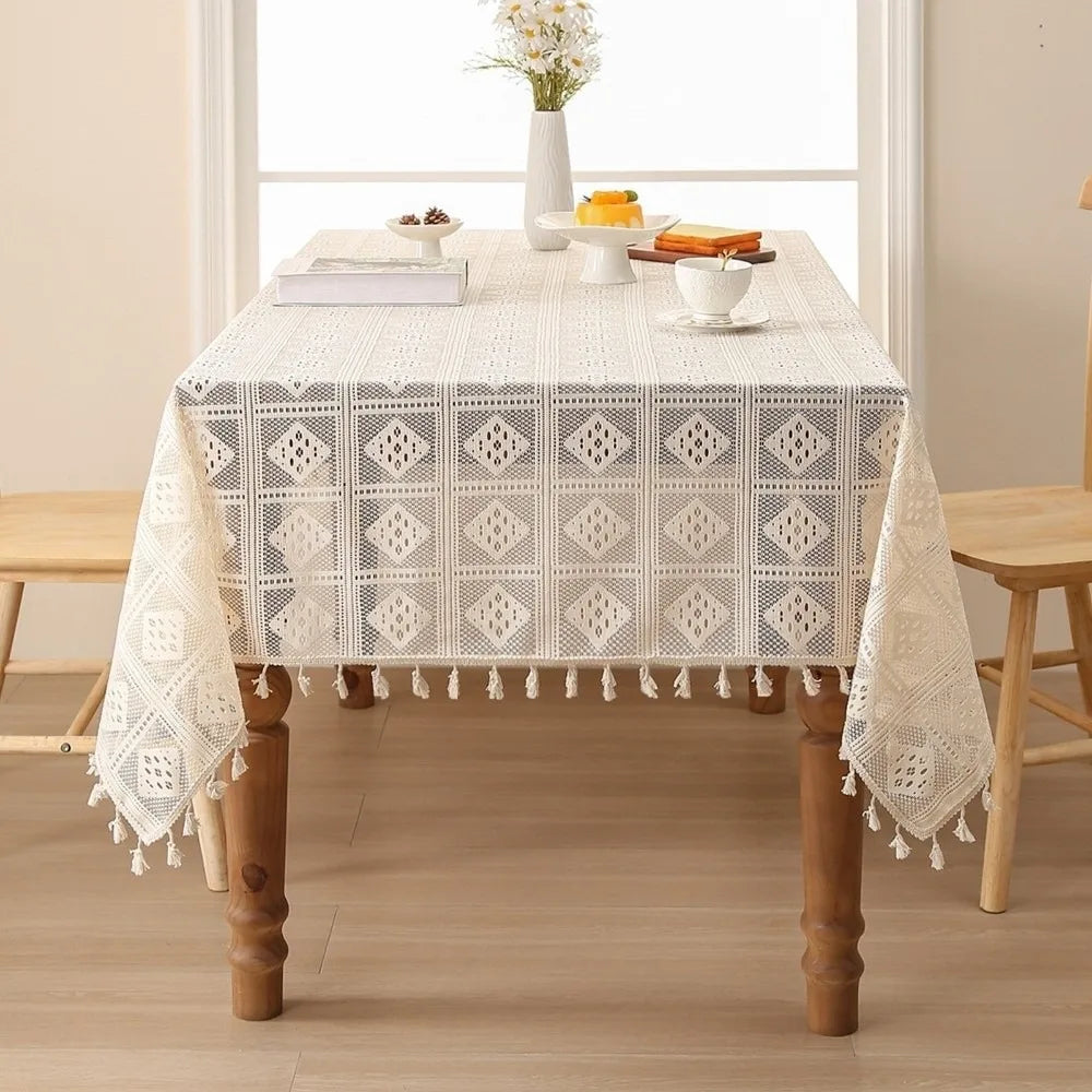 Hollowed Out Checkered Tablecloth 100×140cm – Decorative Non-Slip Dust-Resistant Table Cover, Reusable Pastoral Dining Table Decor