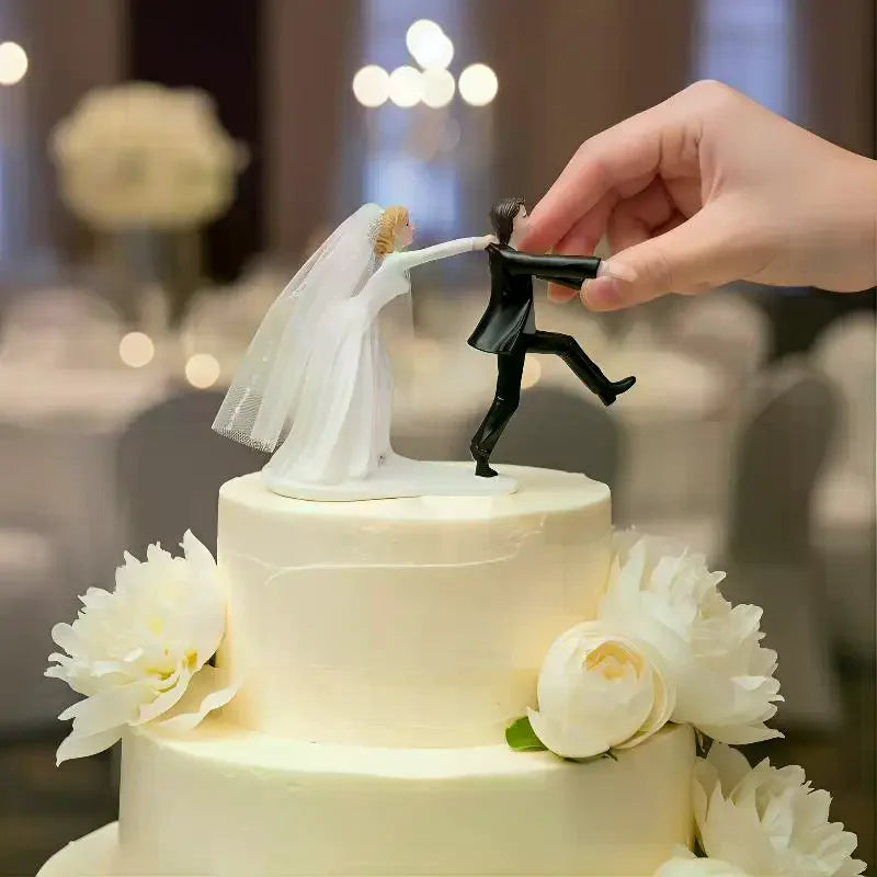 Romantic Resin Couple Wedding Cake Topper – Elegant Bride & Groom Figurine for Wedding, Anniversary & Engagement Decor