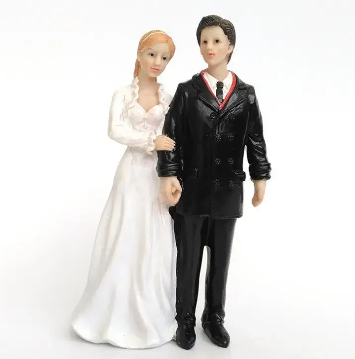 Funny Bride & Groom Wedding Cake Topper – Romantic Resin Couple Figurine Decoration, 8–15cm, Customizable
