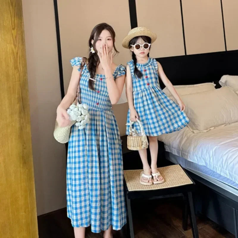 Holiday Couple Look Family Matching Clothes Mom and Daughter Resort Plaid Dress Dad and Son Shirts Korean Children's Clothing