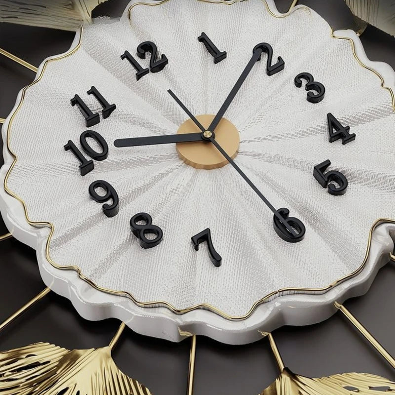 Clock Creative Wall Clock Decoration Fashion Silent Light Luxury Home Free Punching Living Room Atmosphere Art