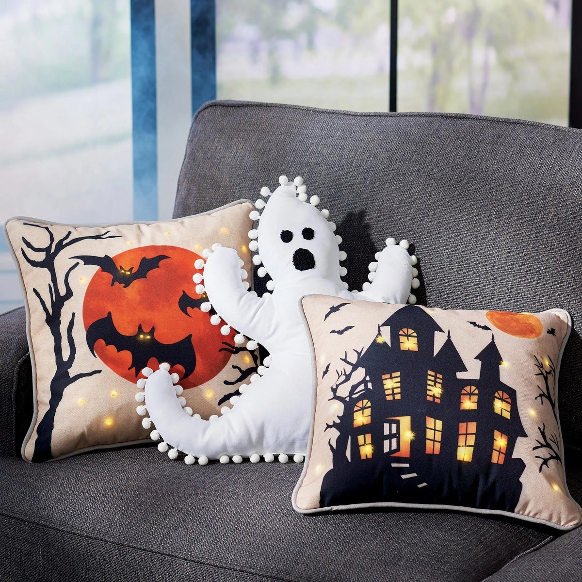 Cute Ghost Halloween Plush Pillow – Spooky Ghost-Shaped Cushion for Sofa, Bed & Holiday Party Decor, Soft Cotton Blend Gift