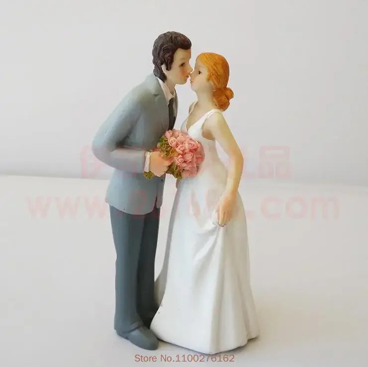 Funny Bride & Groom Wedding Cake Topper – Romantic Resin Couple Figurine Decoration, 8–15cm, Customizable