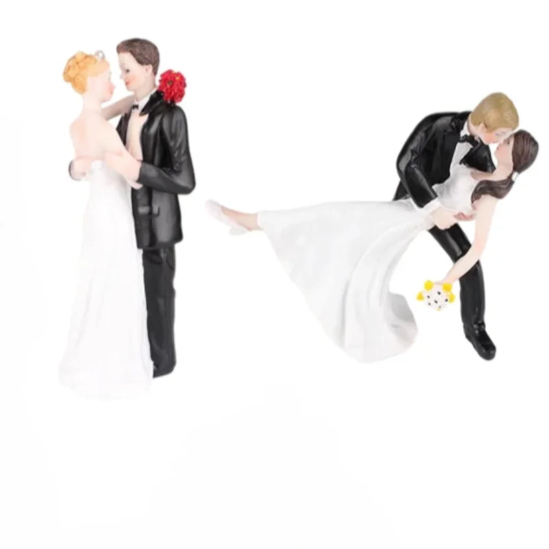 Bride & Groom Wedding Cake Topper Figurines, 13cm Romantic Resin Wedding Cake Decoration, Funny Bride and Groom Dolls for Wedding, Engagement, Anniversary & Party
