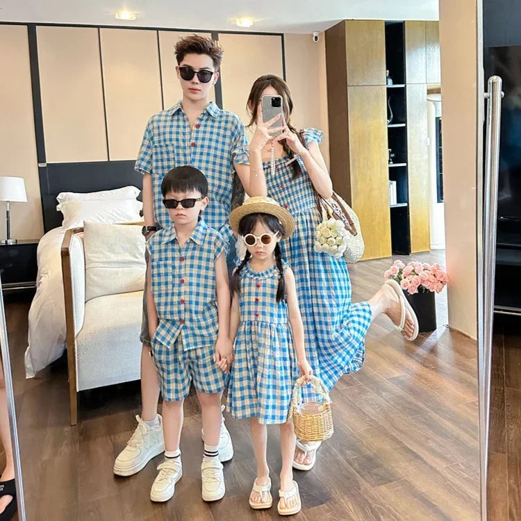 Holiday Couple Look Family Matching Clothes Mom and Daughter Resort Plaid Dress Dad and Son Shirts Korean Children's Clothing