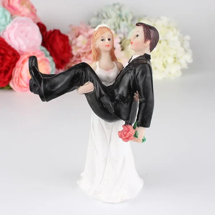 Bride & Groom Wedding Cake Topper Figurines, 13cm Resin Bride and Groom Cake Decorations, Cute Funny Wedding Cake Topper for Wedding, Anniversary, Engagement & Party