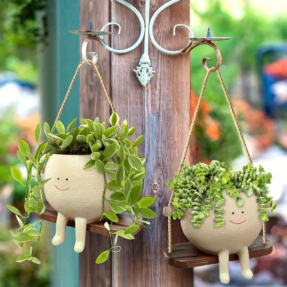 Hanging Resin Planter Pot, Rustic Smiling Face Succulent Plant Holder with Swing Base, Round Vintage Decorative Planter for Indoor & Outdoor Garden, Home & Patio Decor
