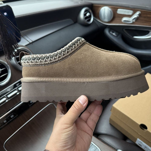 Women's Genuine Suede Furry Platform Slides – Cozy Slip-On Mules with Soft Fur Lining, Casual Indoor & Outdoor Shoes