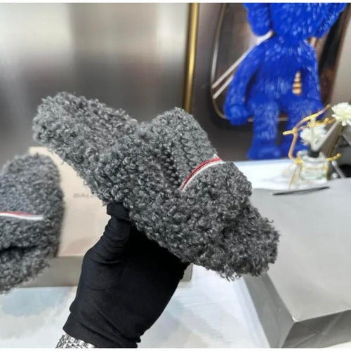 Women’s Fuzzy Slippers – Cute Fluffy House Slides with Soft Plush Design, Cozy Indoor Comfort & Slip-On Style