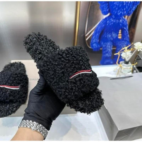 Women’s Fuzzy Slippers – Cute Fluffy House Slides with Soft Plush Design, Cozy Indoor Comfort & Slip-On Style